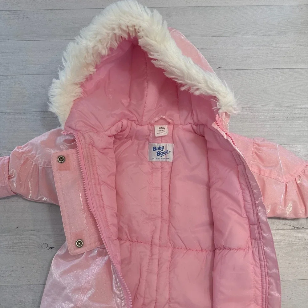 OshKosh B'Gosh baby girls pink shimmer bunting snowsuit 6/9‎ months